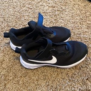 Nike boys shoes 13.5 never worn- brand new with tags